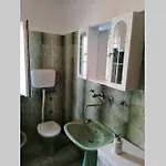 Spacious 2-room With Beautiful Sea View * 크리크베니카
