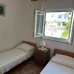 Spacious 2-room With Beautiful Sea View * 크리크베니카