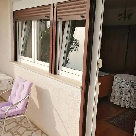 Spacious 2-room With Beautiful Sea View דירה