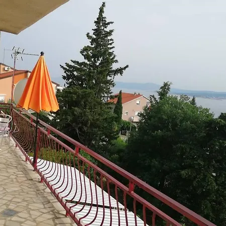 Spacious 2-room With Beautiful Sea View *