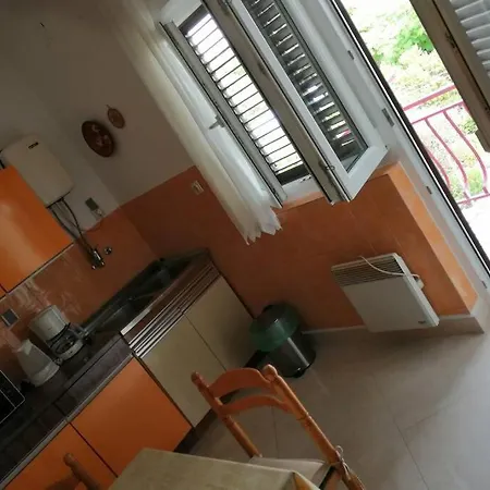 דירה Spacious 2-room With Beautiful Sea View