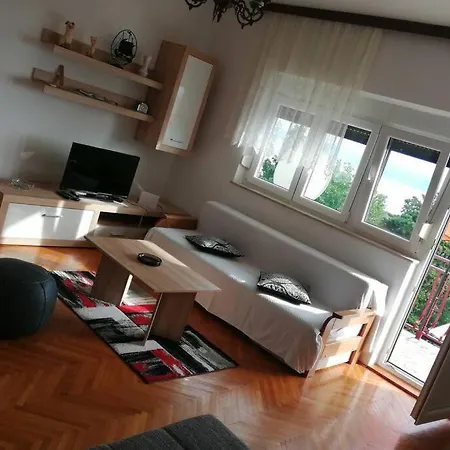 Apartment Spacious 2-room With Beautiful Sea View *