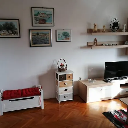 Spacious 2-room With Beautiful Sea View *